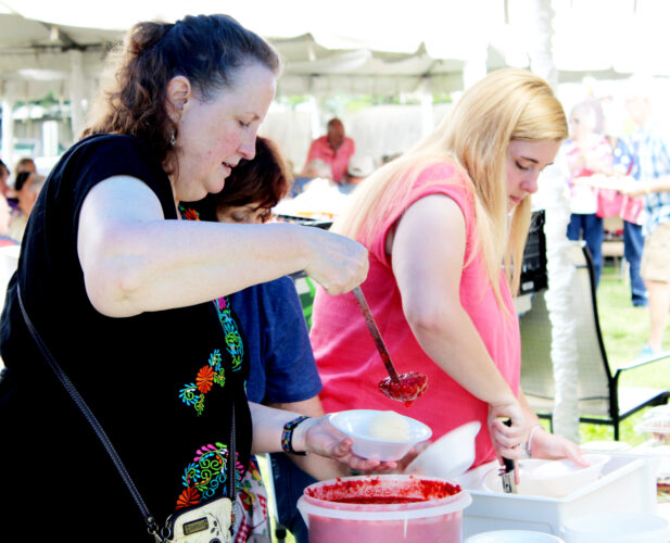 Large turnout for Winona Strawberry Festival